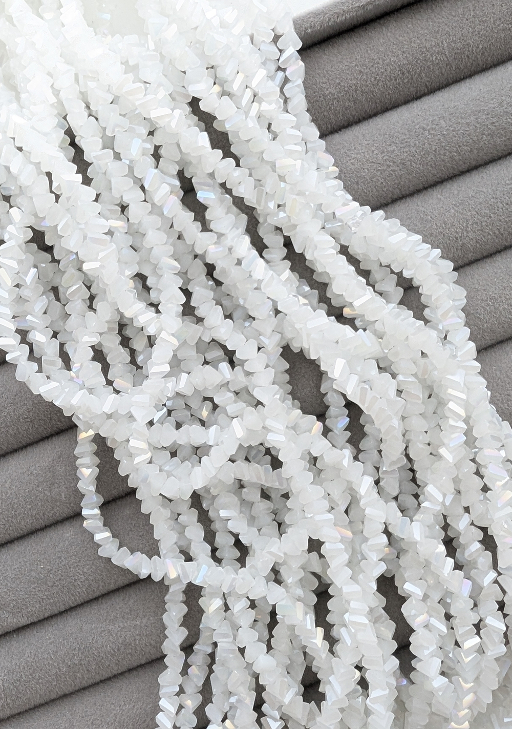 Алмазное стекло 4мм, белый с переливом