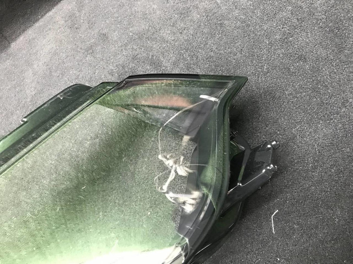 Стекло фары правое LR Discovery Sport (2019-н.в.)