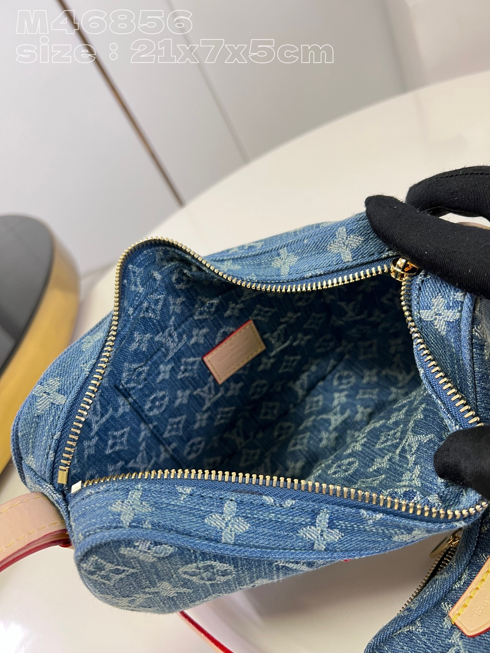 Louis Vuitton Croissant MM