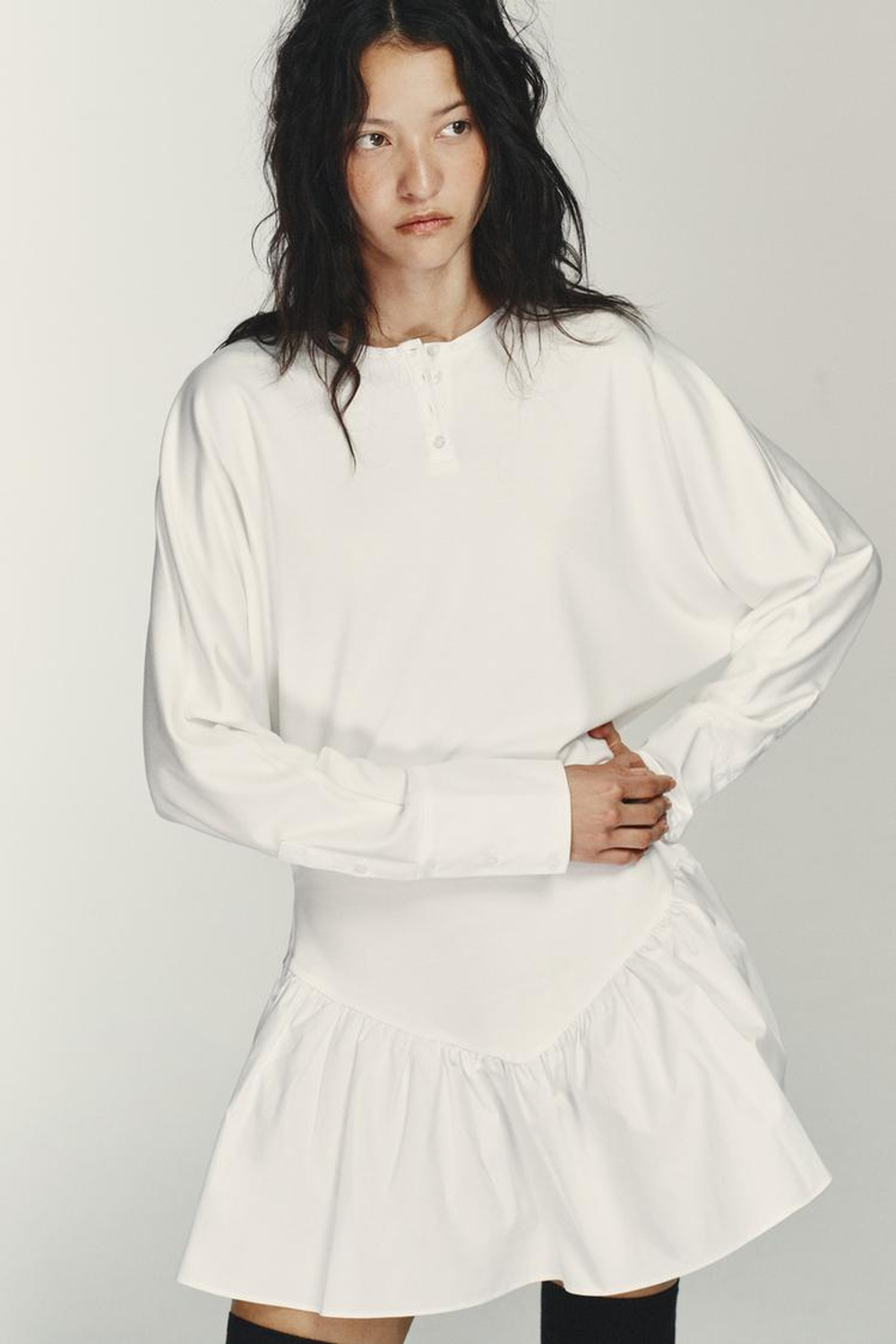 ZARA КОРОТКОЕ КОМБИНИРОВАННОЕ ПЛАТЬЕ С РУКАВАМИ «ЛЕТУЧАЯ МЫШЬ», БЕЛЫЙ