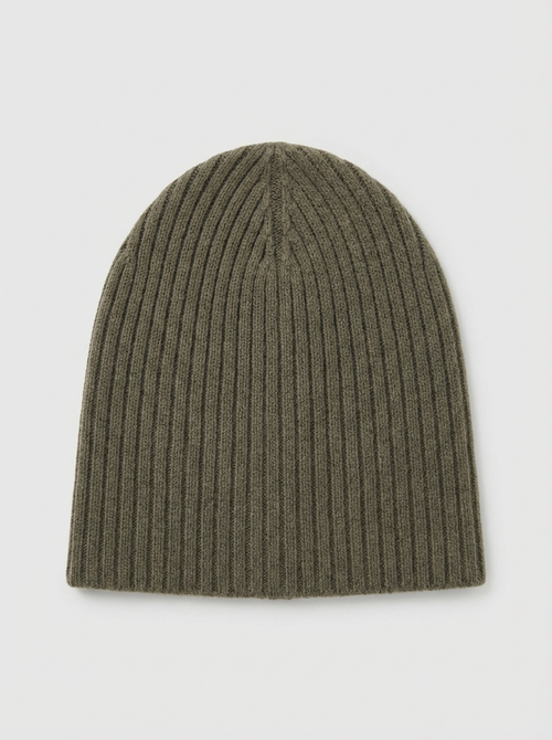 Объемная шапка бини в рубчик