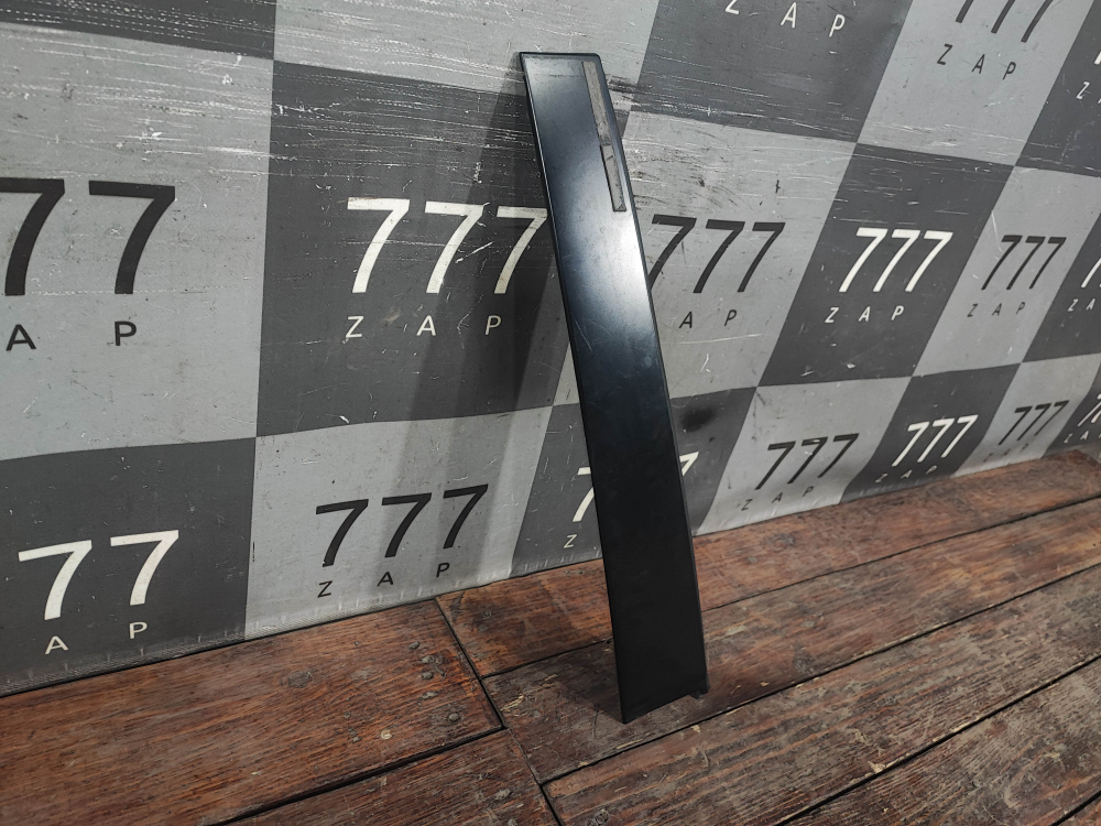 Накладка стойки задней правой Land Cruiser 200 07-21 Б/У Оригинал 7576160040