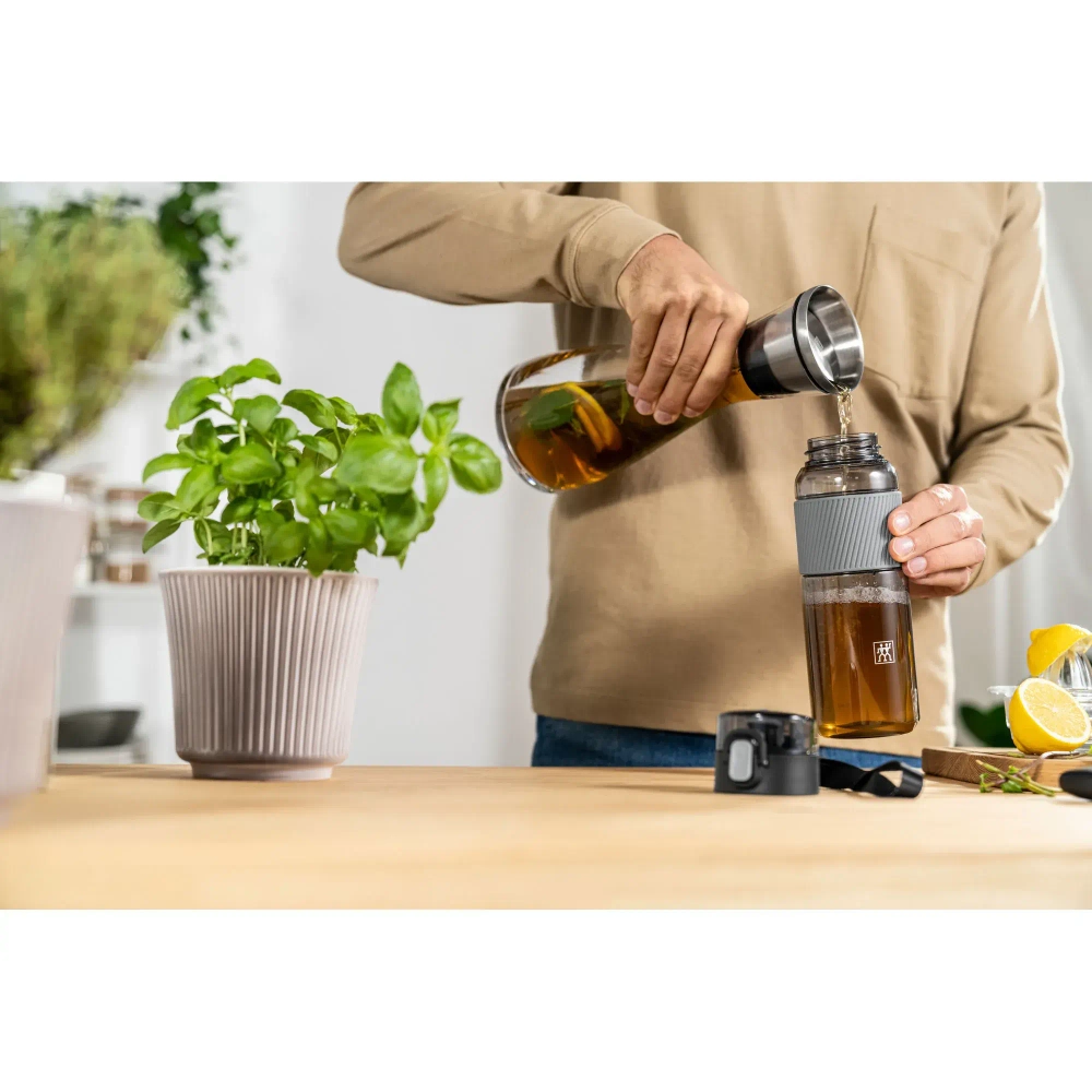 Zwilling Tritan Bidon 680 мл серый