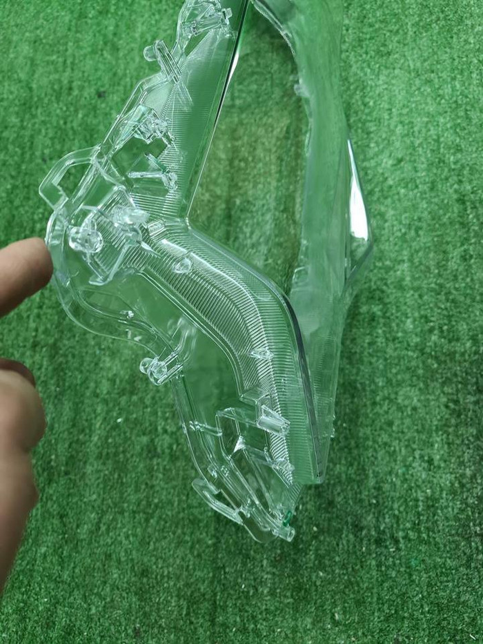 Стекло фары левое Toyota LC Prado 150 (2017-н.в.)