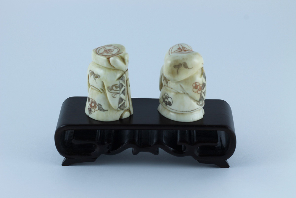 Сет нэцкэ Дзюродзин и Фукурокудзю на подставке