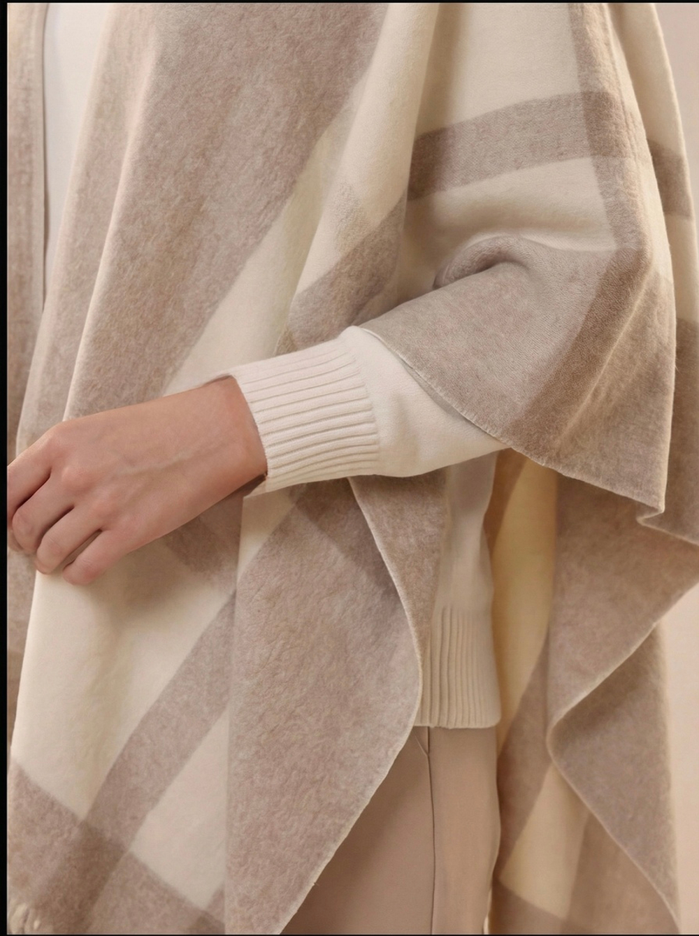 Пончо кашемир серое