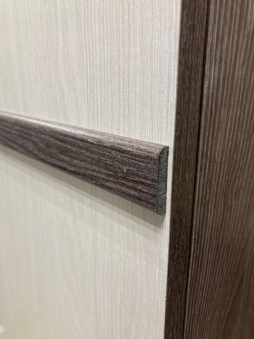 Шкаф 3-х створ. для белья и одежды Ольга-13 ЛДСП ясень анкор темн./ясень анкор св.