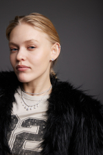 Серьги пусеты Embrasse White 8 мм