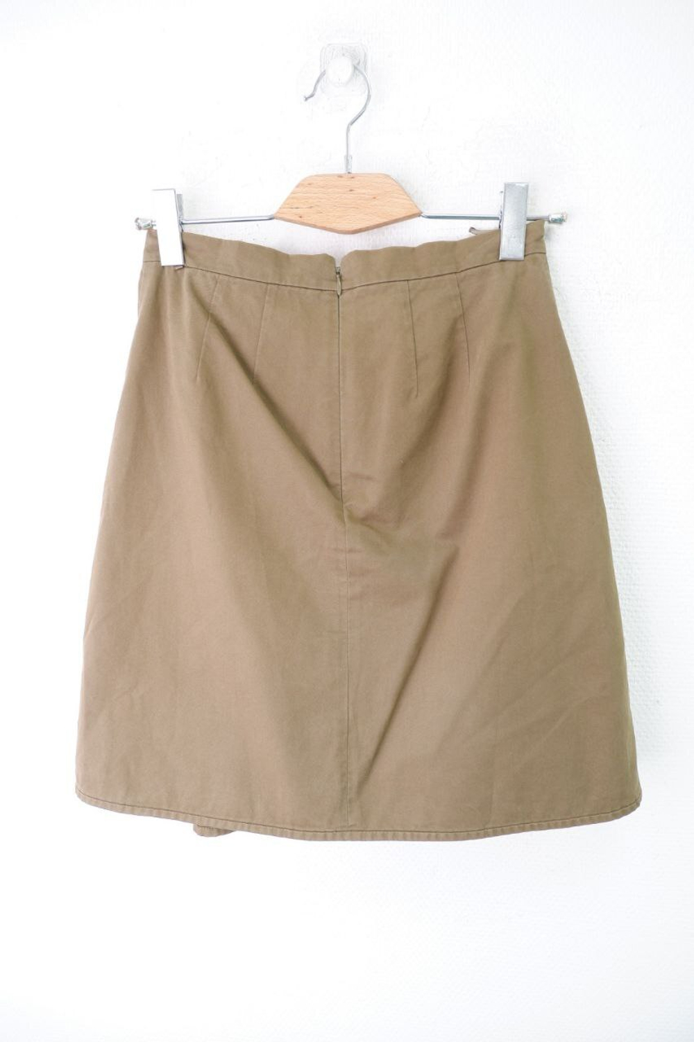 Юбка бежевая в складку 40 размер