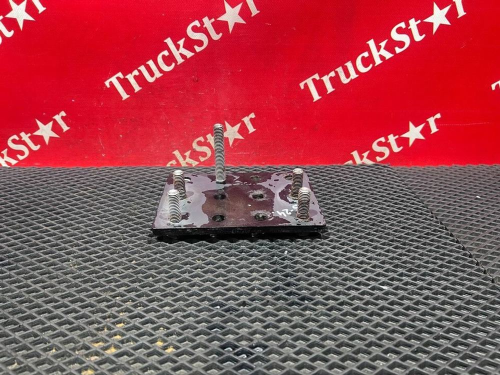 Кронштейн глушителя