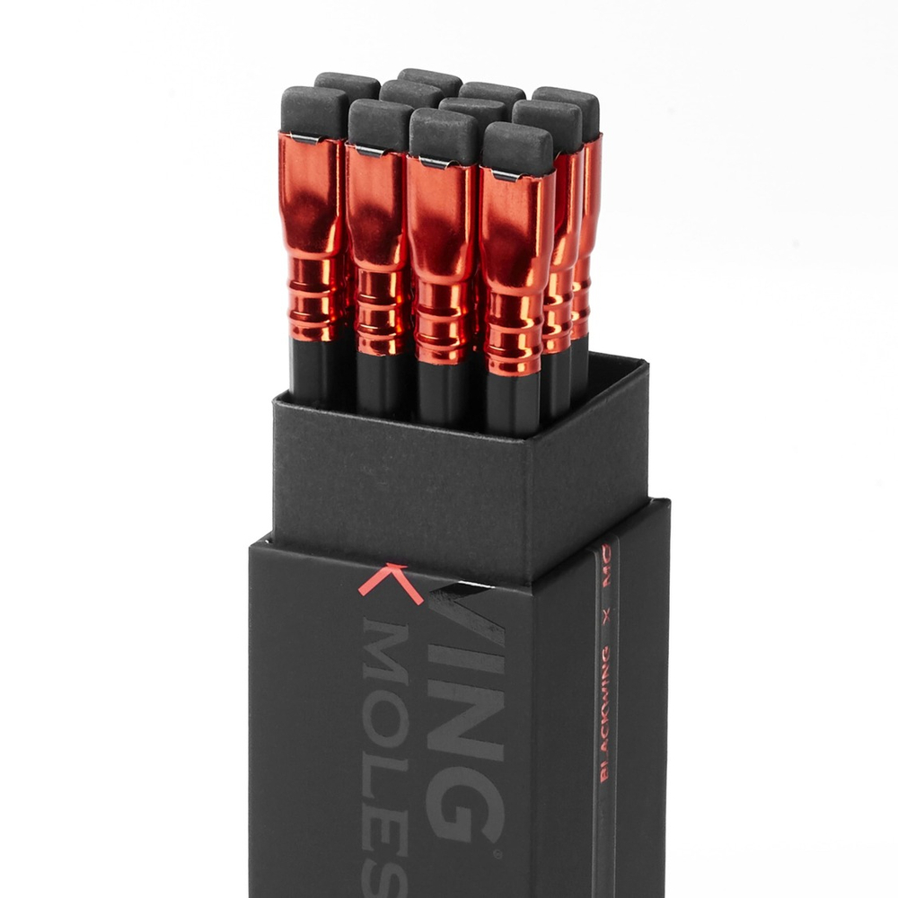 Набор карандашей SOFT Blackwing x Moleskine (EWBKWSU01F12SET) черный ластик, красный зажим, 12 шт. в футляре