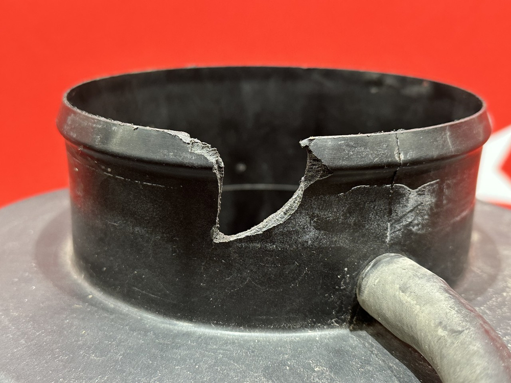 Корпус воздушного фильтра 2020г