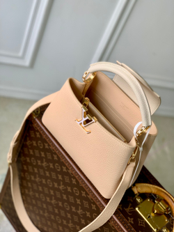 Louis Vuitton Capucines BB