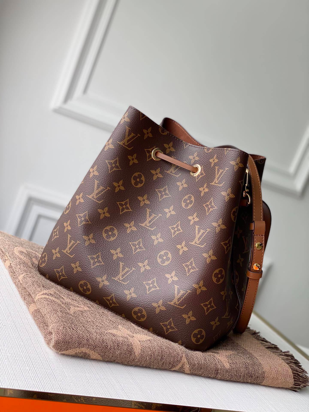 Louis Vuitton NeoNoe MM