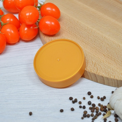 Крышка полимерная винтовая ТО-66 "Велес" золото