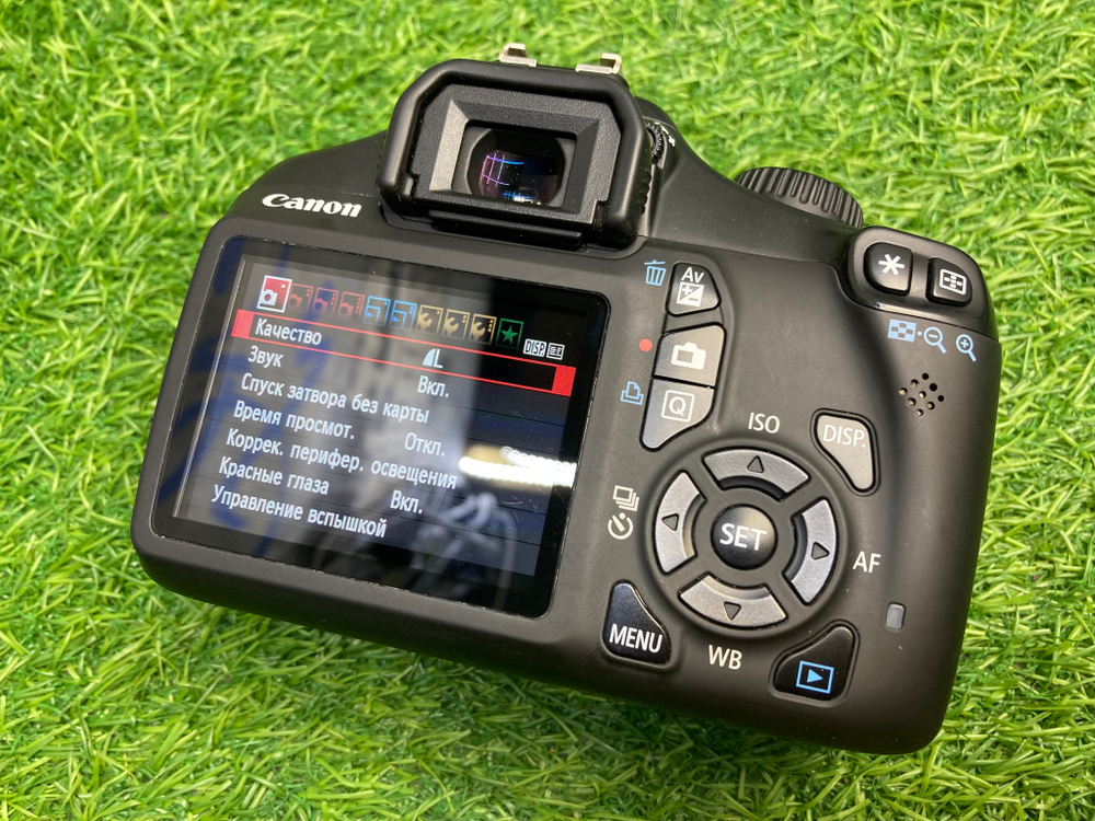 Canon 1100D Kit 18-55mm 3.5-5.6 IS II 8500 кадров