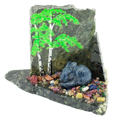 Сувенир "Заяц в лесу" камень змеевик 80х180х100 мм 1000 гр. R116045