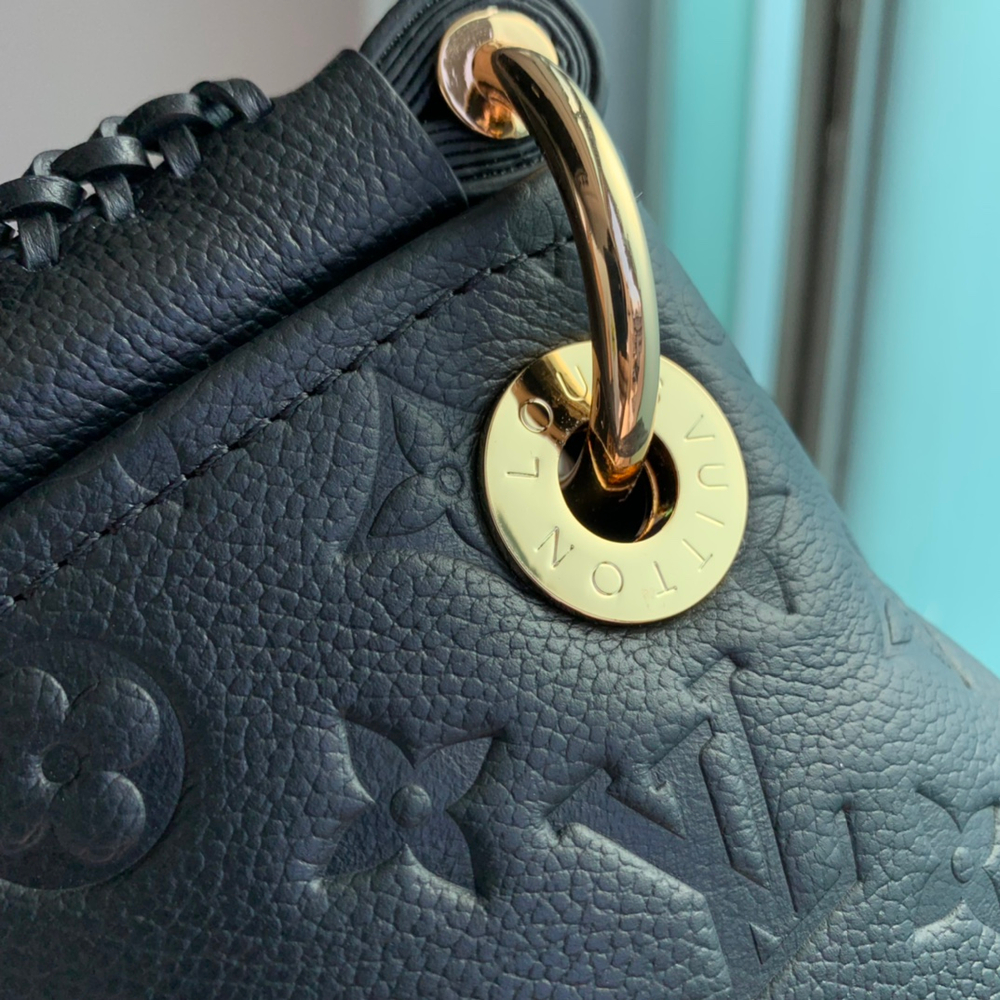 Louis Vuitton Artsy MM