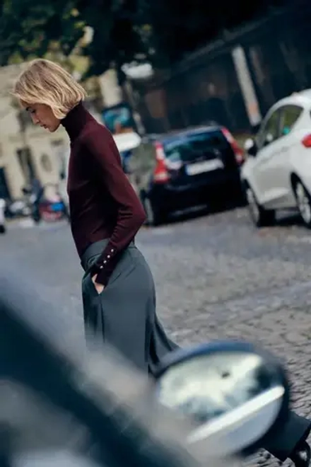 ZARA БАЗОВЫЙ ОДНОТОННЫЙ ДЖЕМПЕР, ЦВЕТ БУРГУНДСКОГО ВИНА