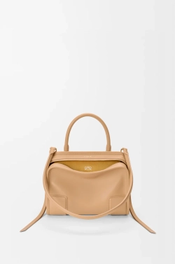 Loewe Маленькая сумка Amazona 180 из мягкой телячьей кожи, бежевый
