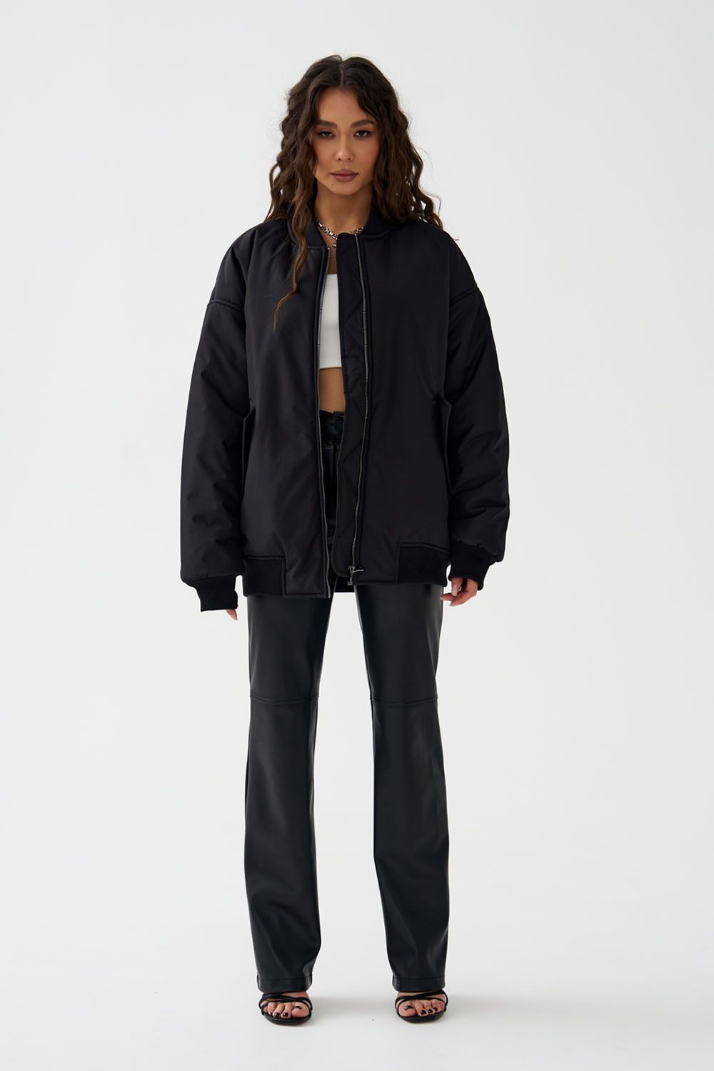 Куртка бомбер черного цвета