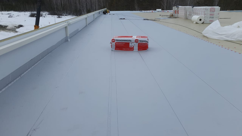 Поставка и монтаж кровли из ПВХ мембраны, монтаж профилированного настила Завод "ТЕПЛИТ"