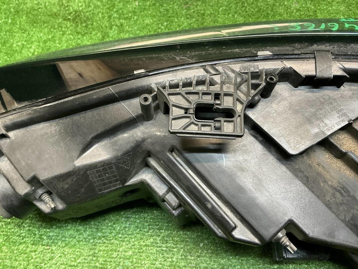 Фара правая Audi A5 2 8W (2019-2025) Laser