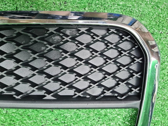 Решетка переднего бампера правая JAC JS3 (23-нв)