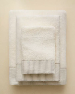 ZARA HOME БАННОЕ ПОЛОТЕНЦЕ С КАЙМОЙ, ЦВЕТ СЛОНОВОЙ КОСТИ