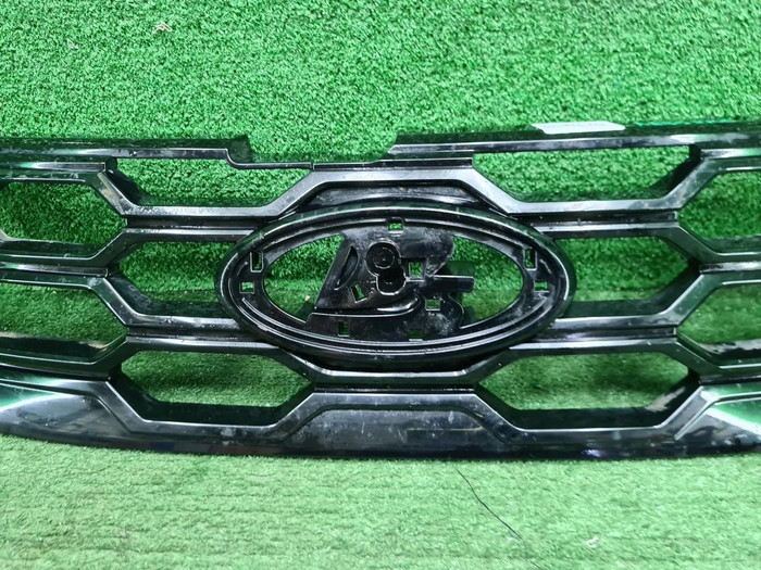 Решетка радиатора Lada Vesta (2022-н.в.) Cross