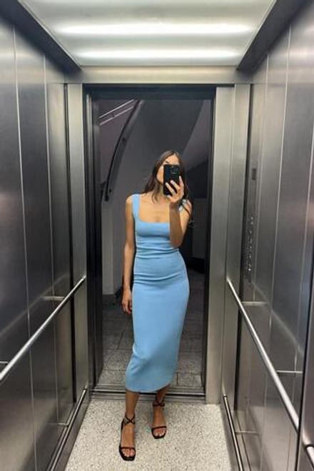 ZARA ПЛАТЬЕ МИДИ ИЗ ЭЛАСТИЧНОГО ТРИКОТАЖА, ГОЛУБОЙ