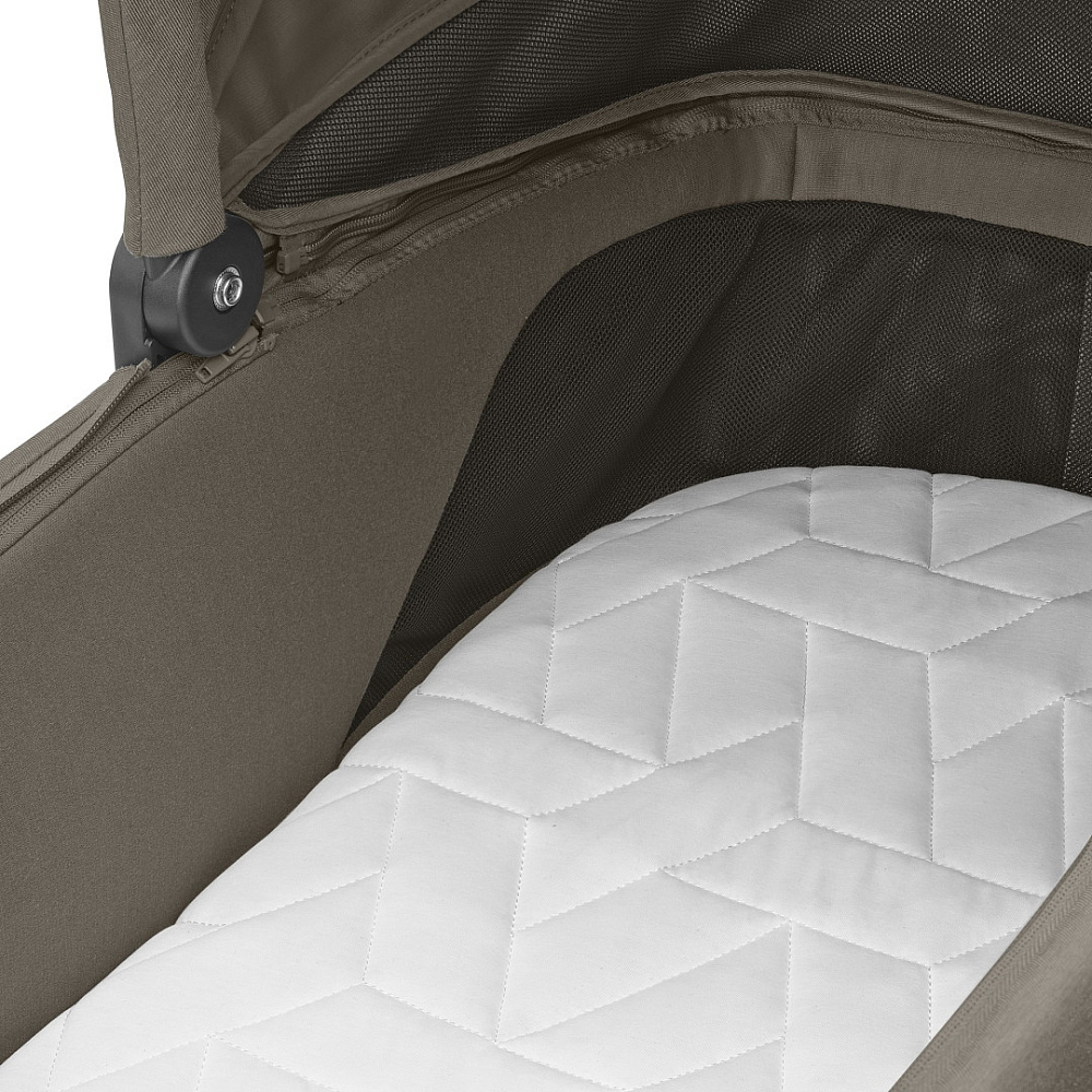 Коляска детская Maxi-Cosi Oxford Plus 3 в 1 с автокреслом CabrioFix Essential black 1978470110 Twillic Truffle/Трюфель