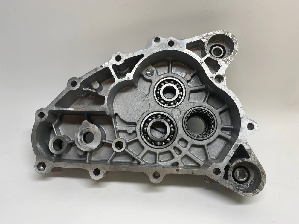 Крышка редуктора+подшипники+сальники двигатель 163QMK-2D