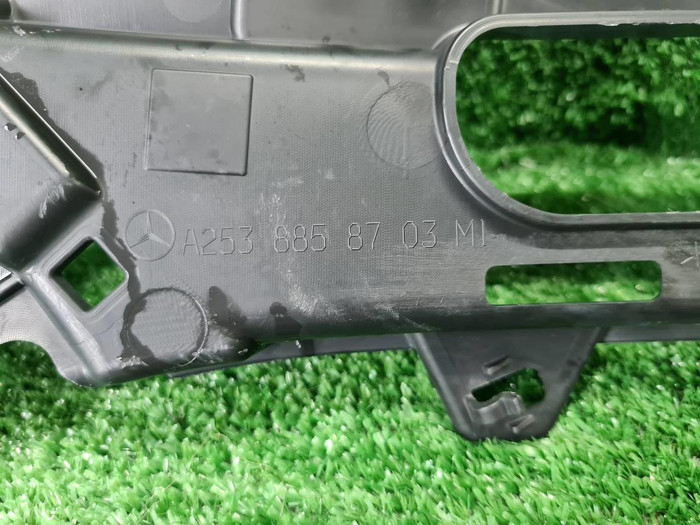 Кронштейн переднего бампера Mercedes GLC X253 (2019-2022) AMG