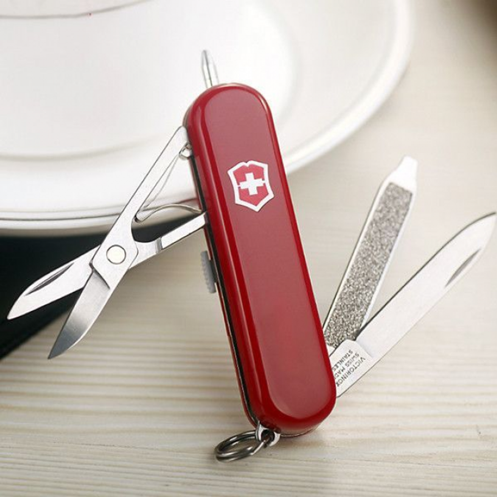 Нож-брелок Victorinox Classic Signature Lite, 58 мм, 7 функций, красный