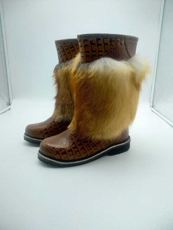 41 Унты женские из лисы и кожи