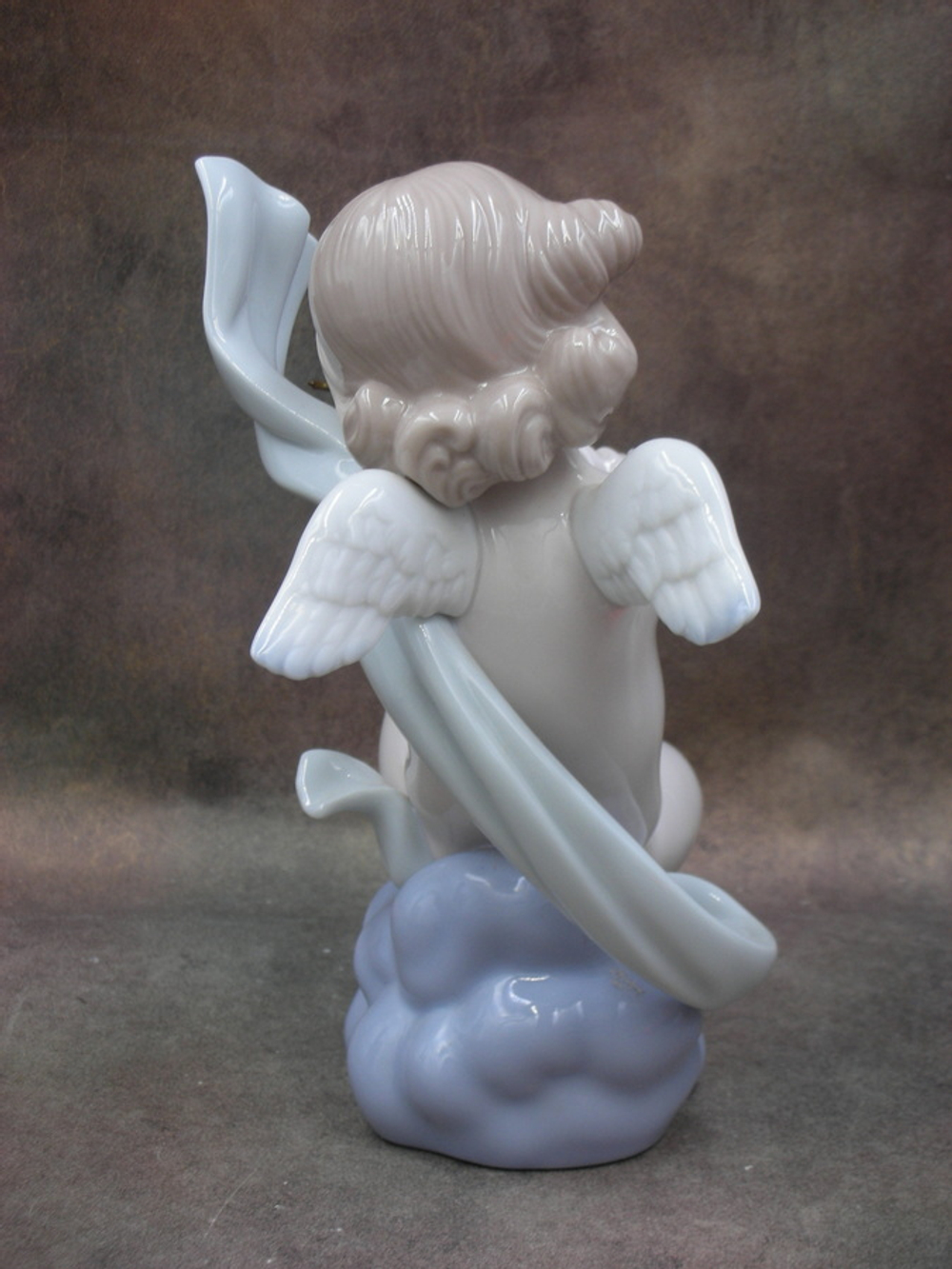 Статуэтка. Фарфор. Ангел со скрипкой. Lladro. Испания