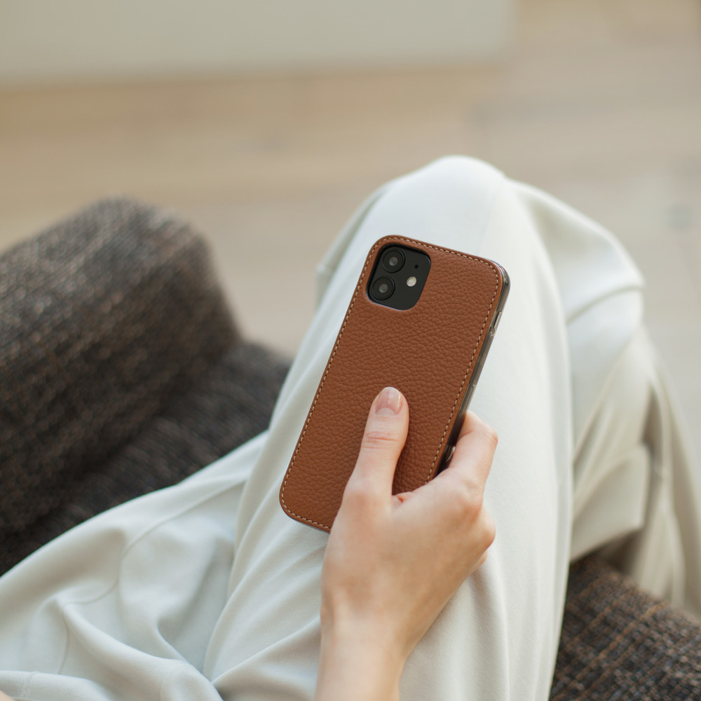 Накладка для iPhone 12/12Pro из кожи теленка, цвета карамель