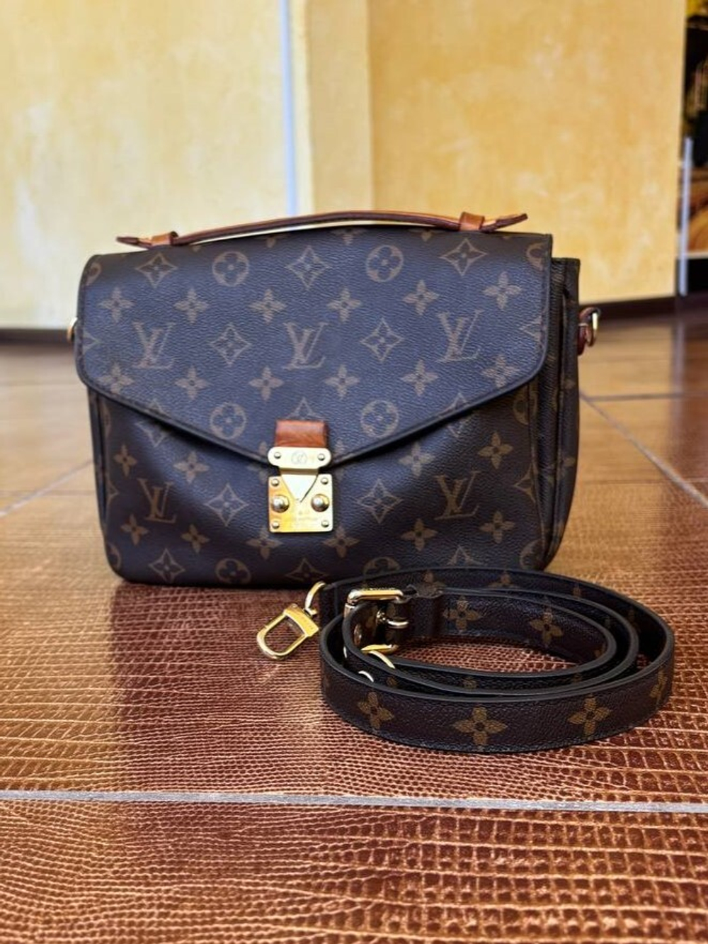 Сумка Louis Vuitton Pochette Metis