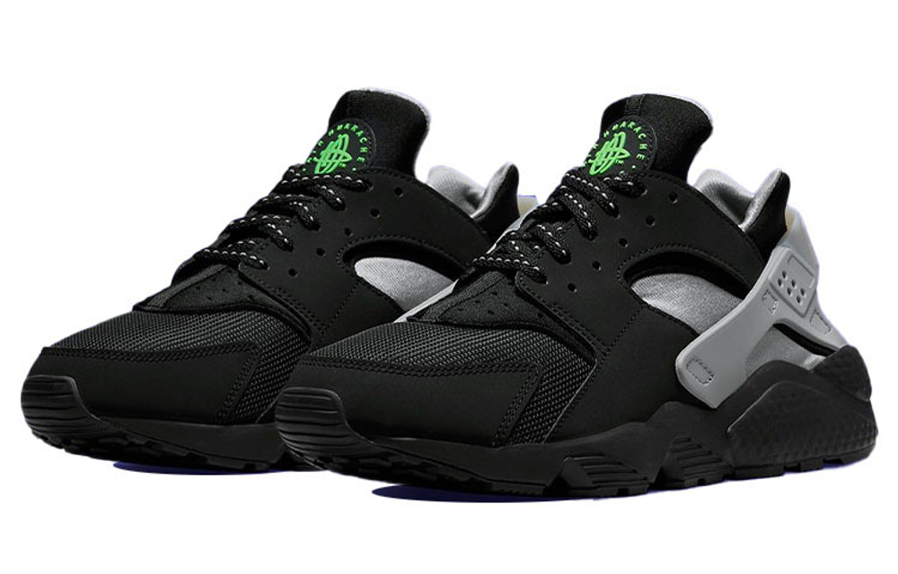 Nike air huarache black on black sales