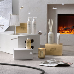 Maison Margiela REPLICA By the Fireplace Limited Edition - ароматическая свеча /  1 szt.   / GTIN 3614274005851