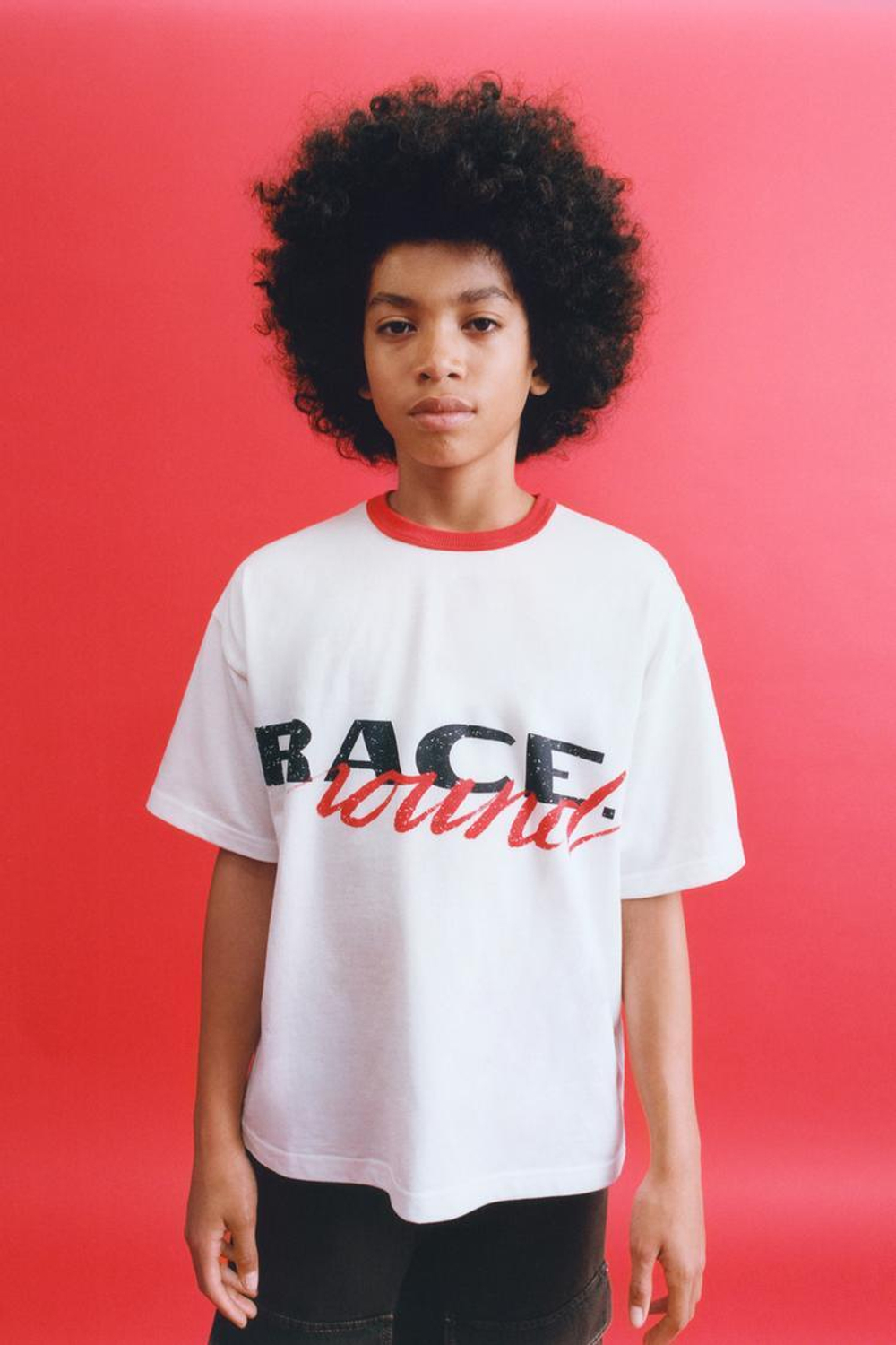 ZARA ФУТБОЛКА С НАДПИСЬЮ И ОКАНТОВКОЙ, БЕЛЫЙ