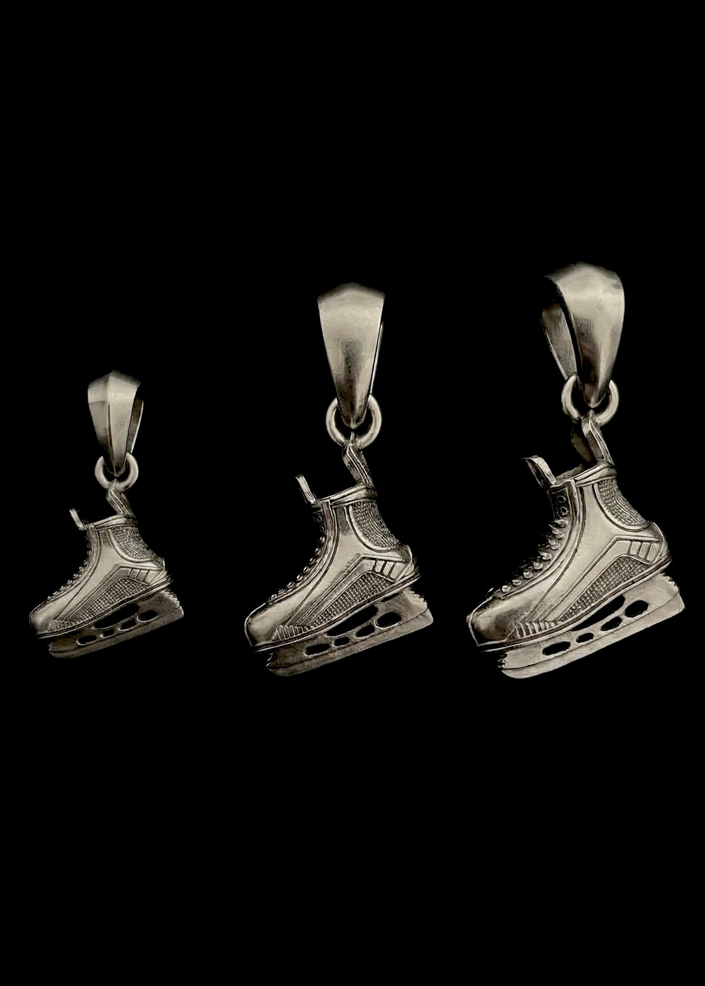 Кулон на цепочке "Хоккейный конёк победителя" (размер М)