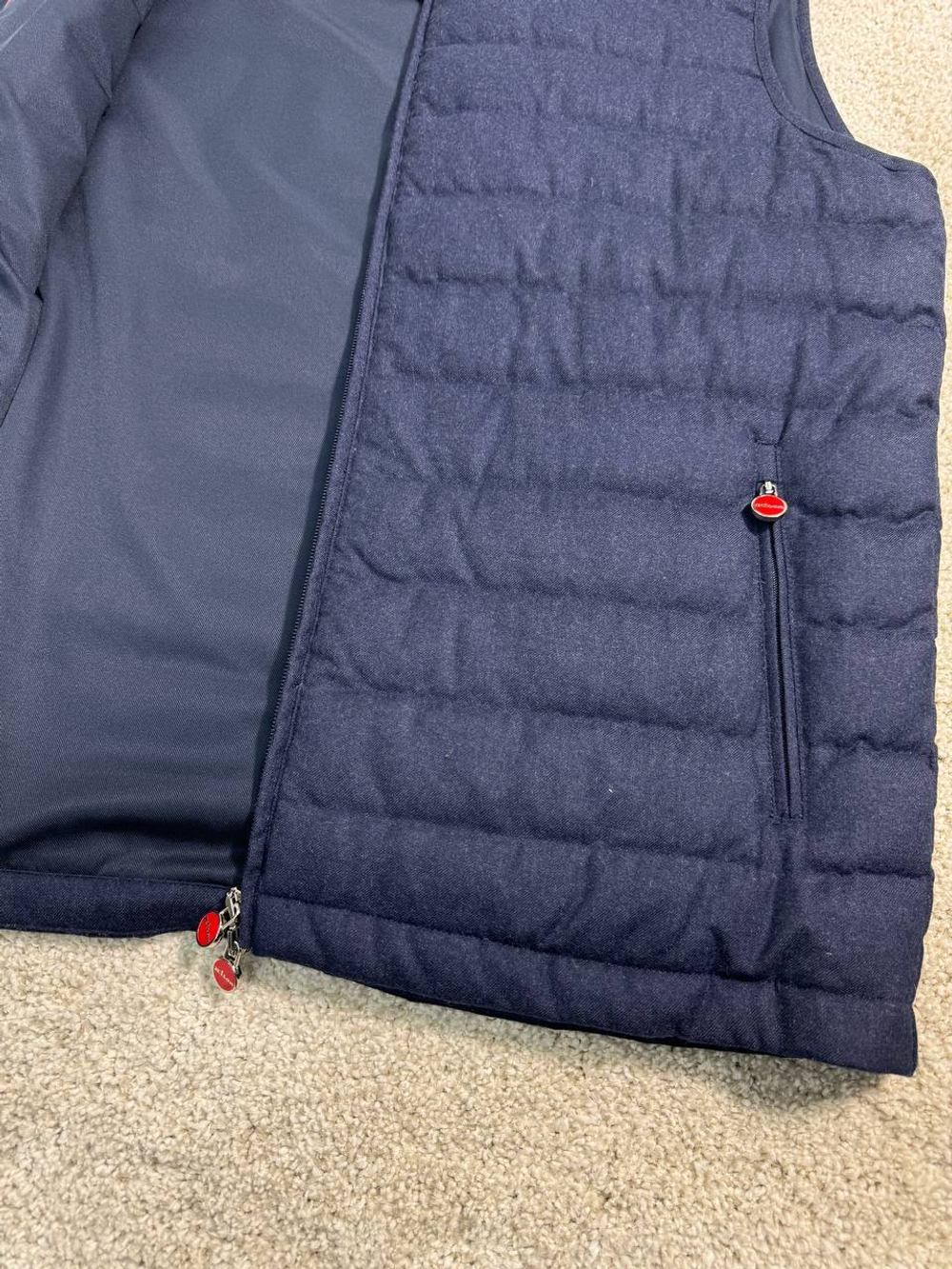 Безрукавка Kiton