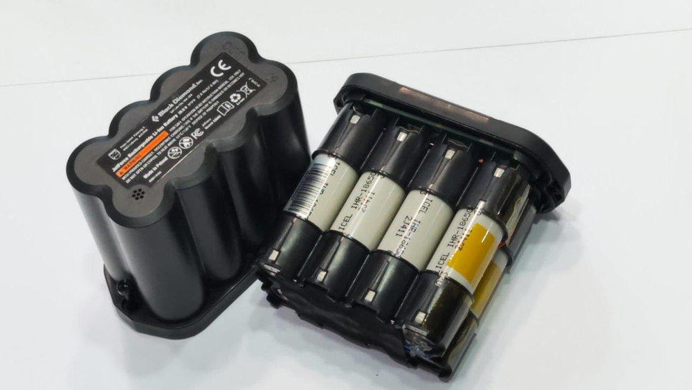 Ремонт акумулятор Black Dimond 28.8В 2Ач