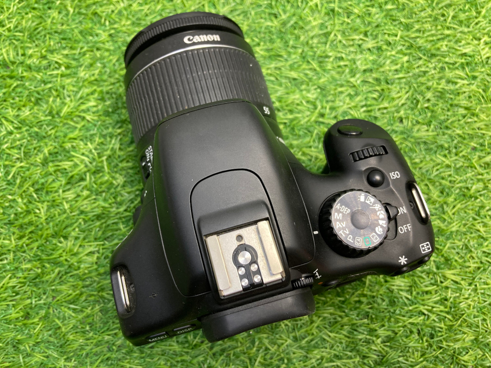 Canon 550D + 18-55mm 3.5-5.6 IS II