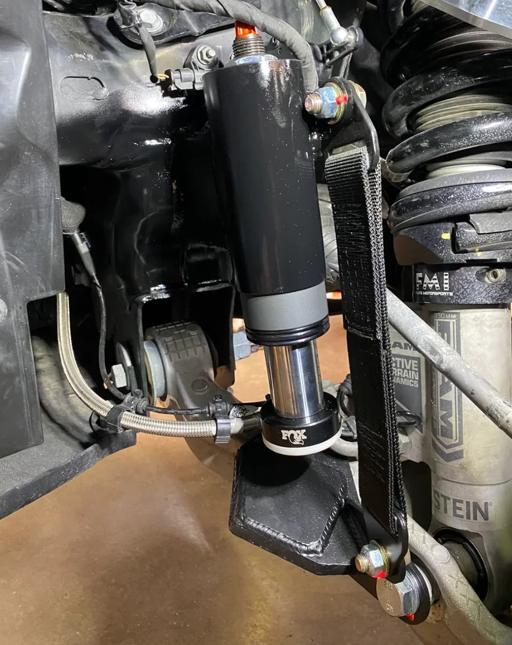 Комплект буферного отбойника и ограничительных ремней для передней подвески Ram TRX 2021-2024 РАМ