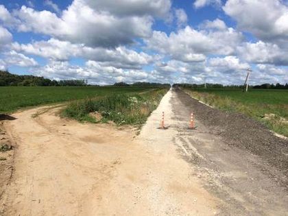 На втором участке подъездной дороги начинаются планировочные работы