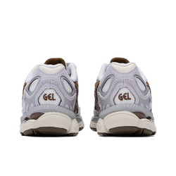 alt="ASICS GEL-NYC Cream Cement Grey замшевые накладки и сетчатый верх"