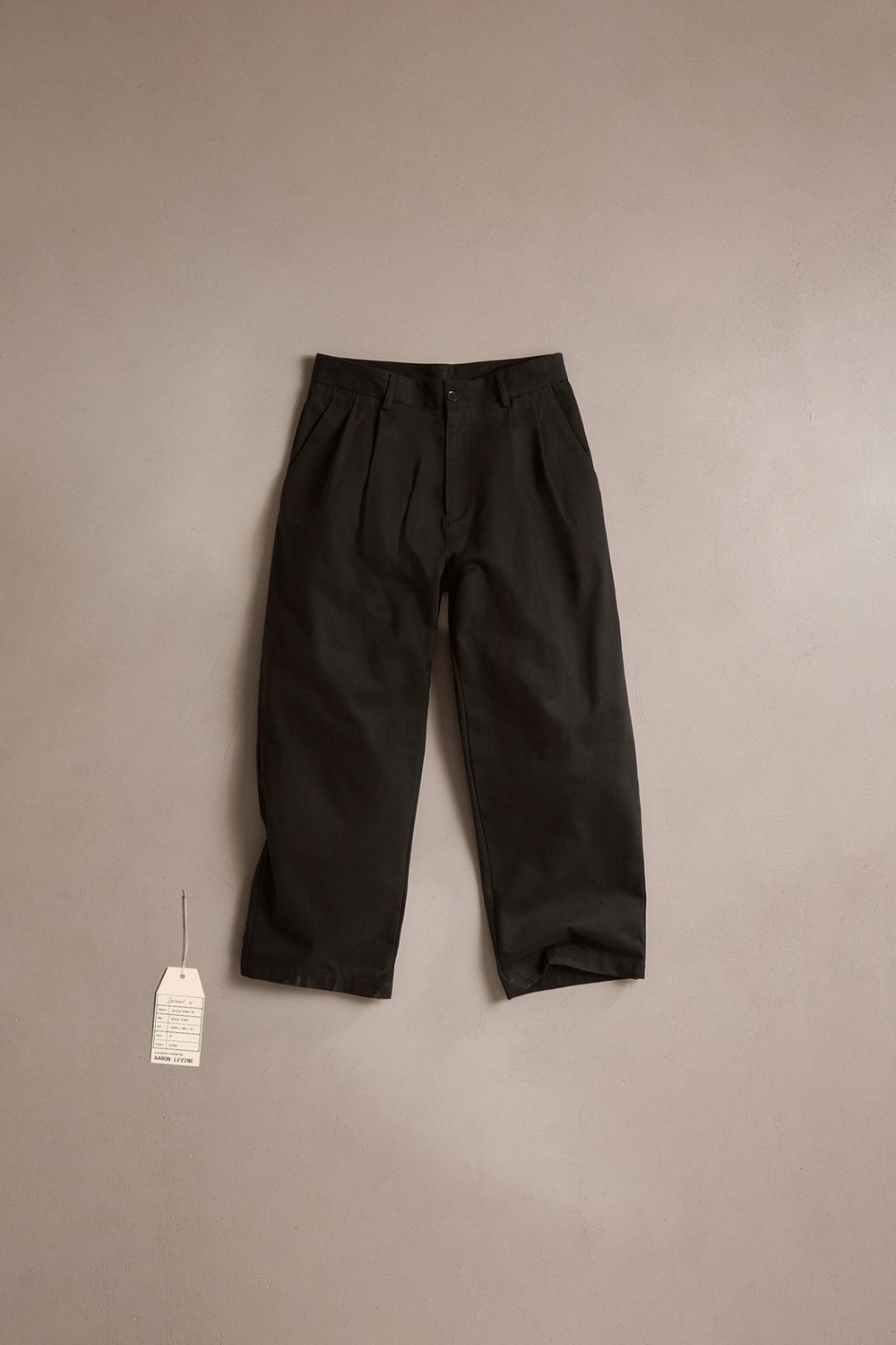 ZARA БРЮКИ С ЗАЩИПАМИ, ЧЕРНЫЙ